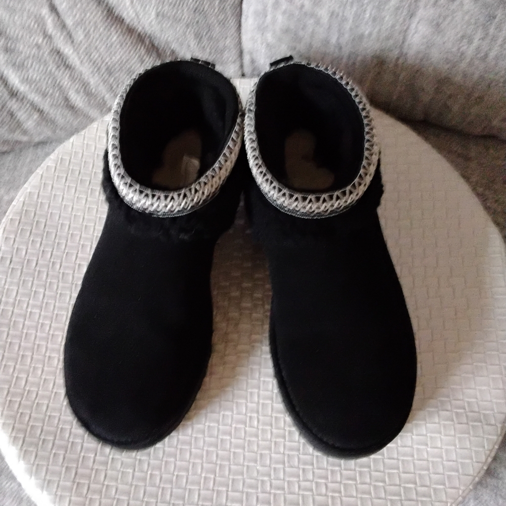 UGG Women's Classic UltraMini Maxi Curly Suede Booties